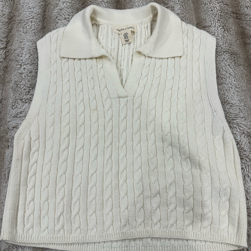 Elegant Cream Cable Knit V-Neck Sweater Vest